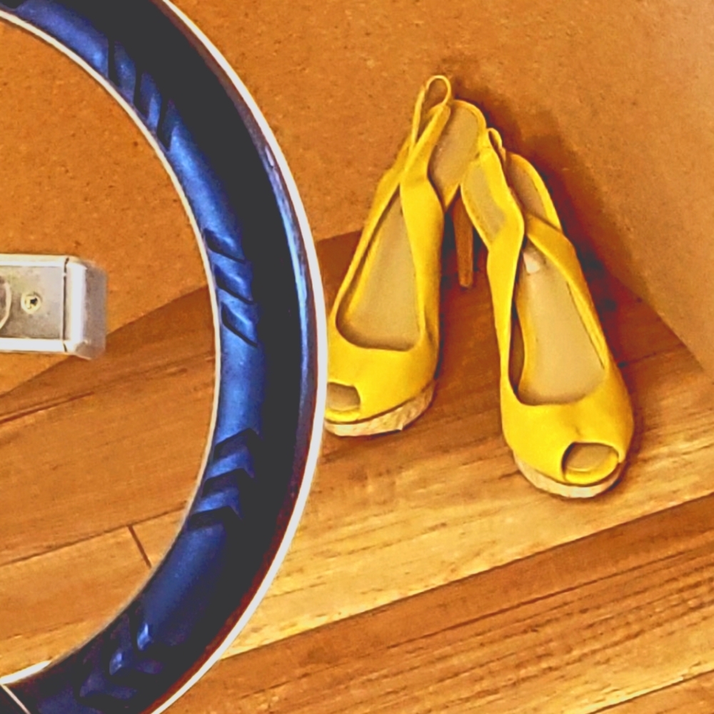 BCBG wedge slingback yellow platform stilleto 6 1/2